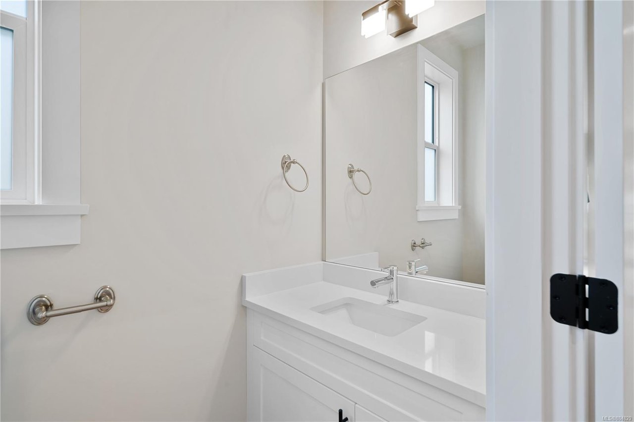 2708 Graham St, Victoria