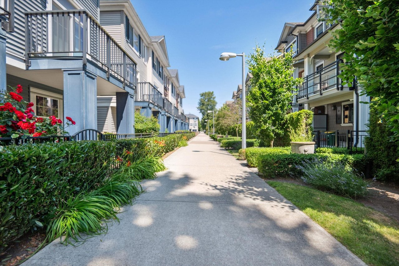 114-9671 Alberta Rd