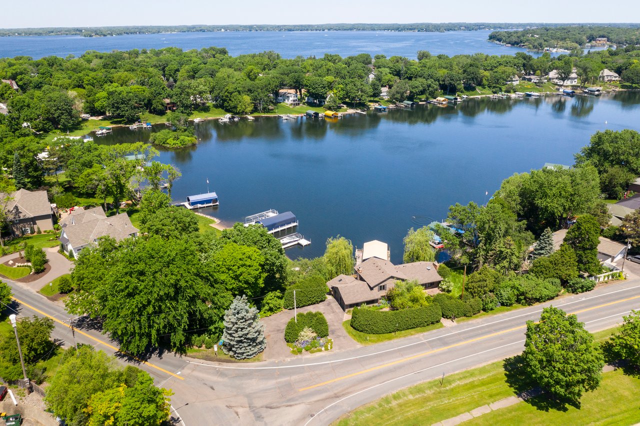 20100 Minnetonka Blvd | Deephaven 