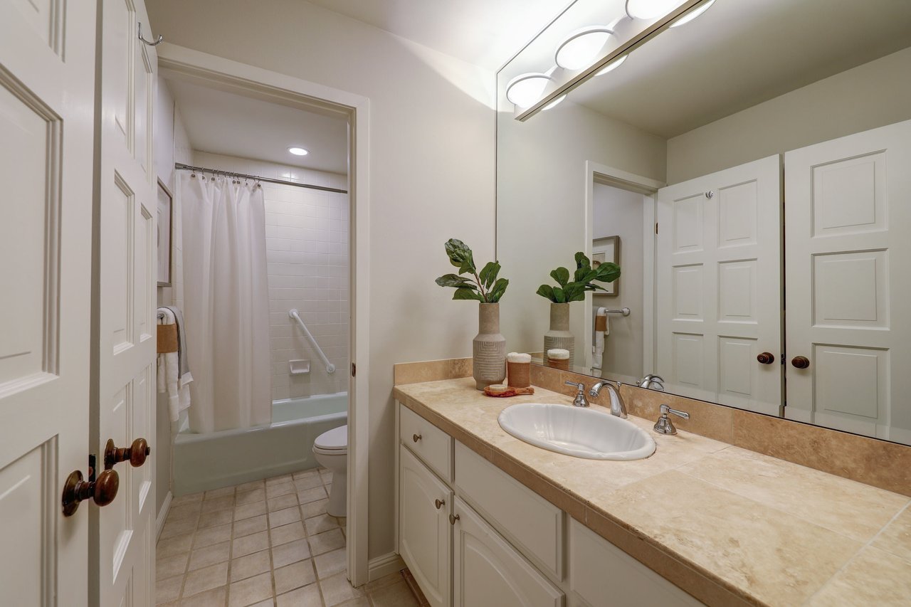Newly Renovated Ground Floor Unit