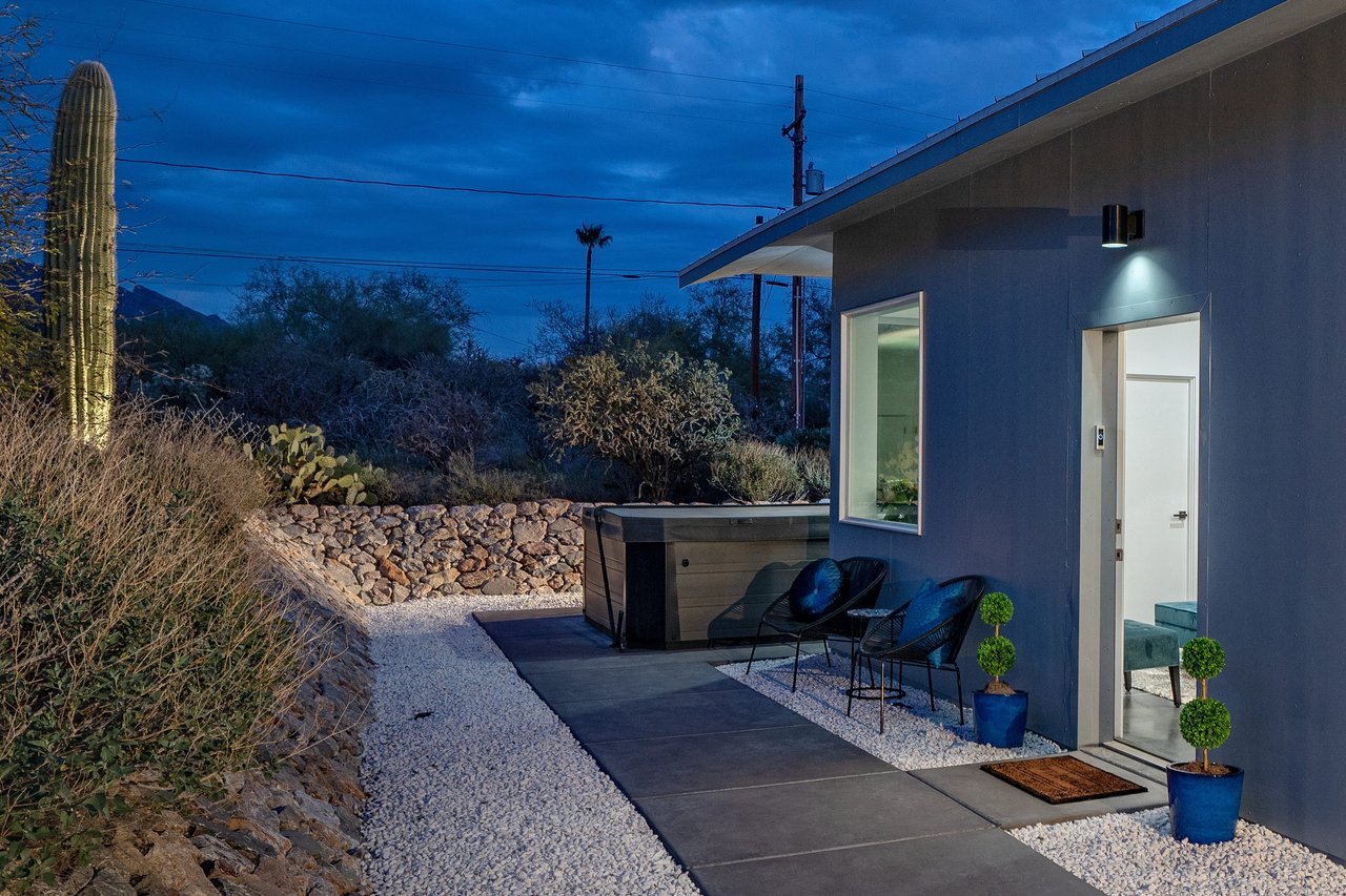 Casas Adobe Estates | Modernist Home
