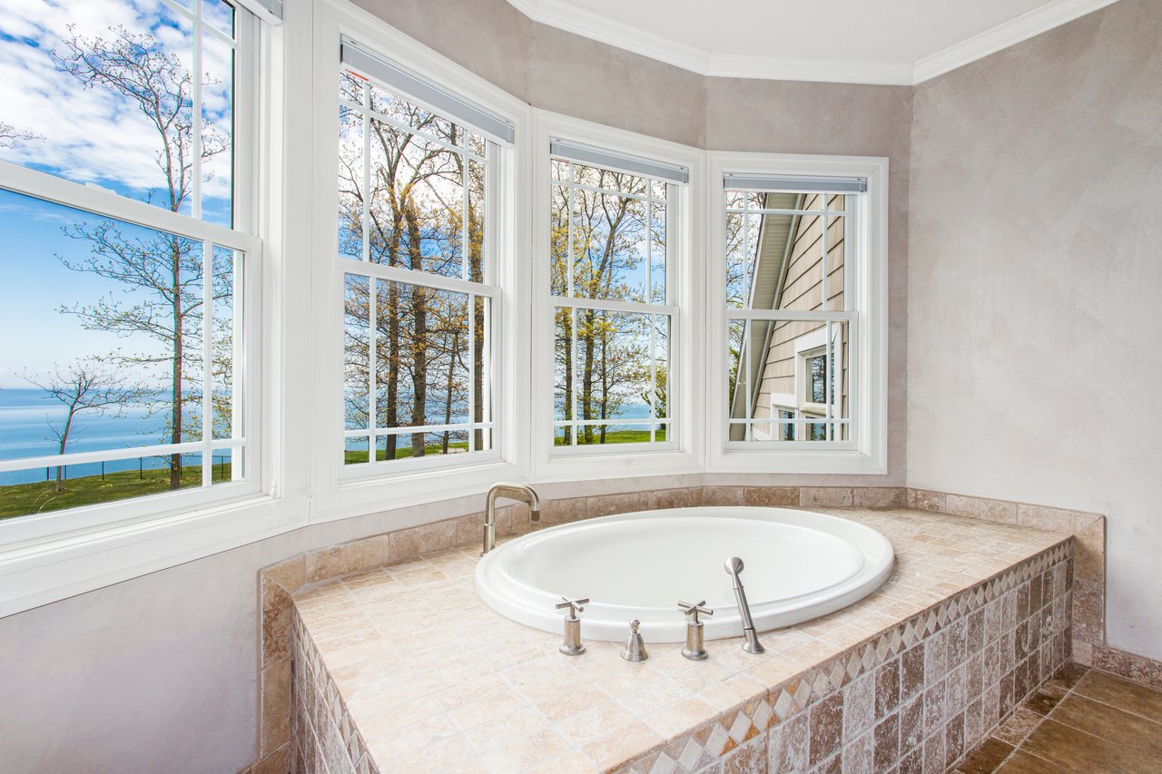 106 Crescent Ct