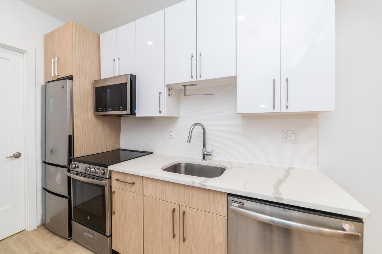 814 Macon Street, Apt B-2