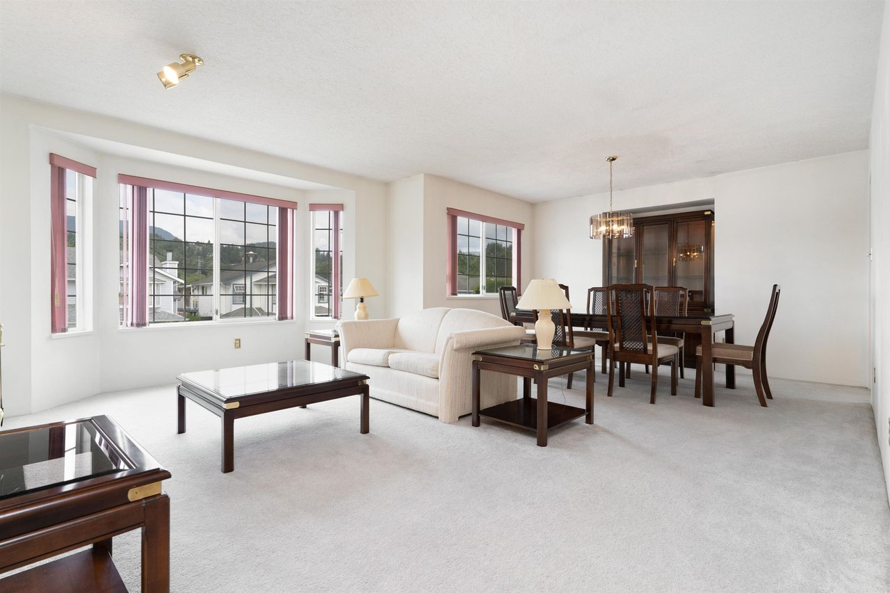 2556 Raven Ct