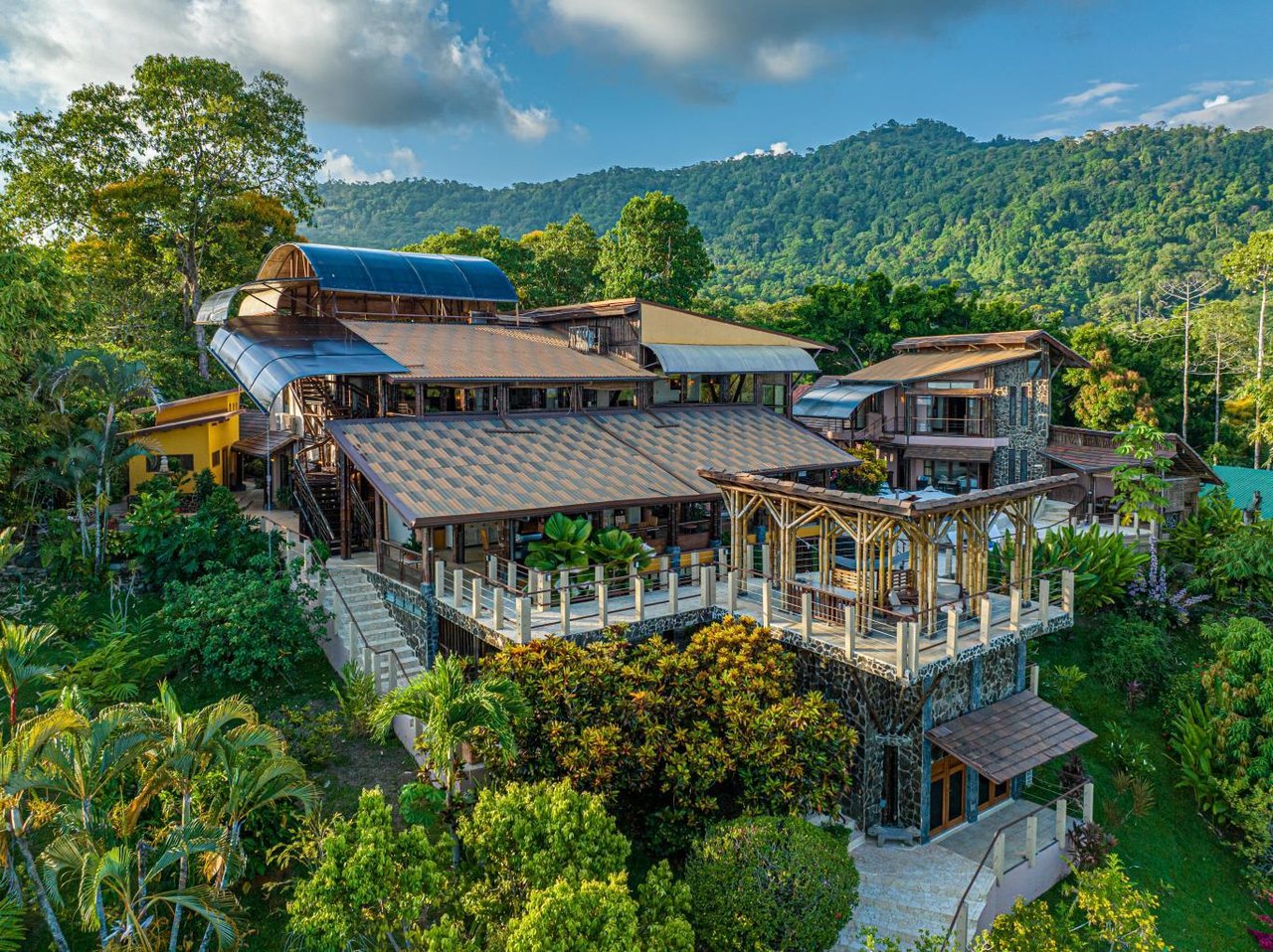 Casa Ramon, Distinguished Tropical Living Near Dominical