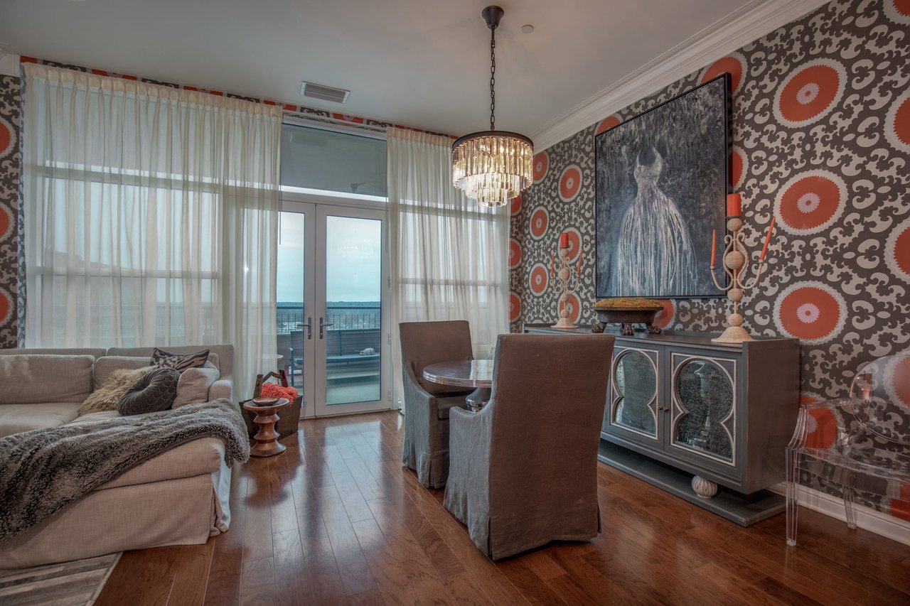 Urban Residence Nestled on the 10th Floor in Clayton