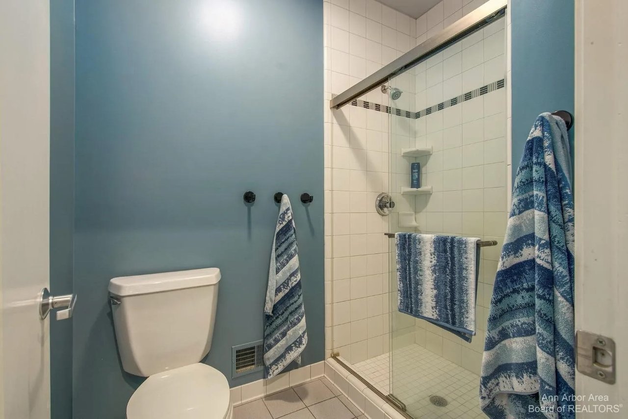 2566 Thornapple Drive, Ann Arbor, MI 48103