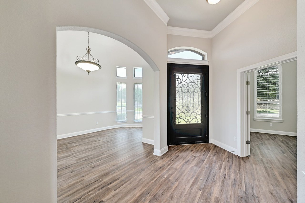 Stunning 5-Bedroom Luxury Home with Breathtaking Hill Country Views in Gated Community! | Short Walk to Lake Travis H.S. | Resort-style Amenities