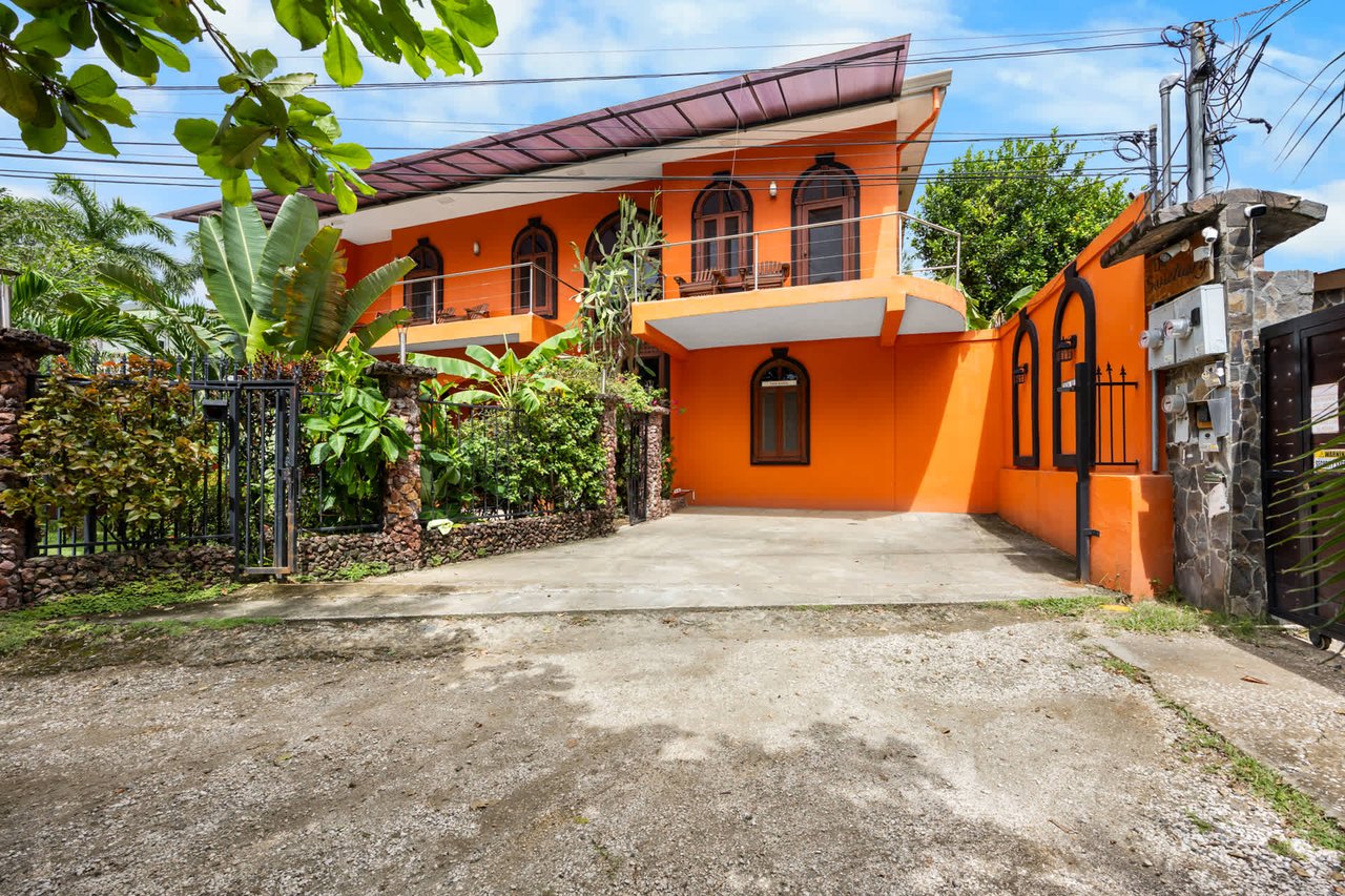 Titled Beachfront Casa de Sueños