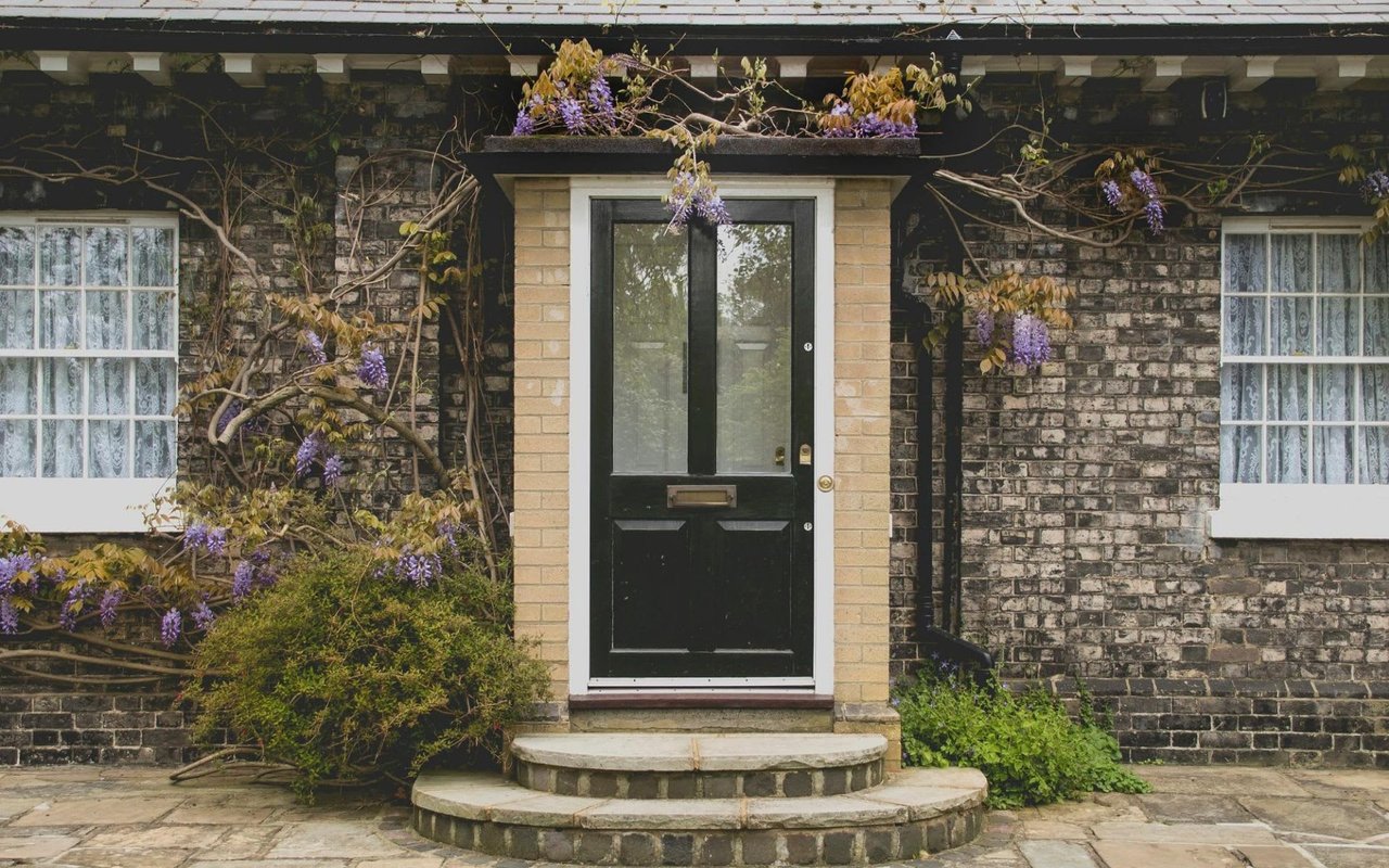 Decoding the Relationship Between Home Age and Market Value