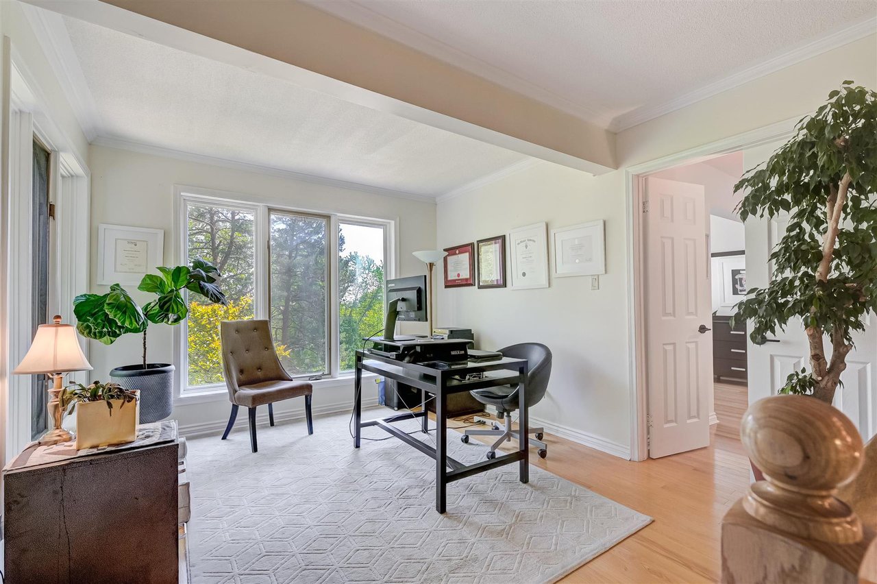 26 Bethune Blvd