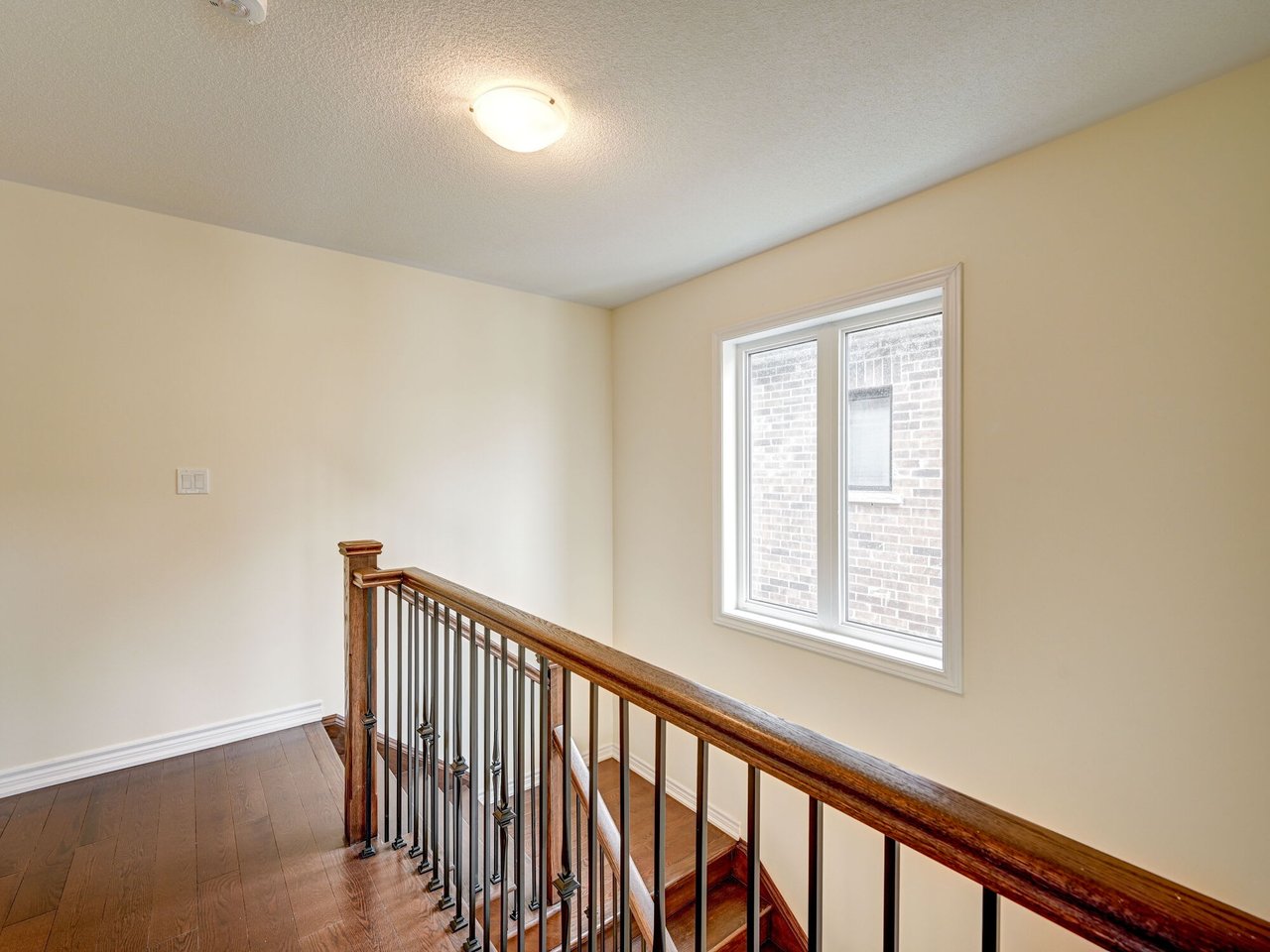 65 Ferragine Cres