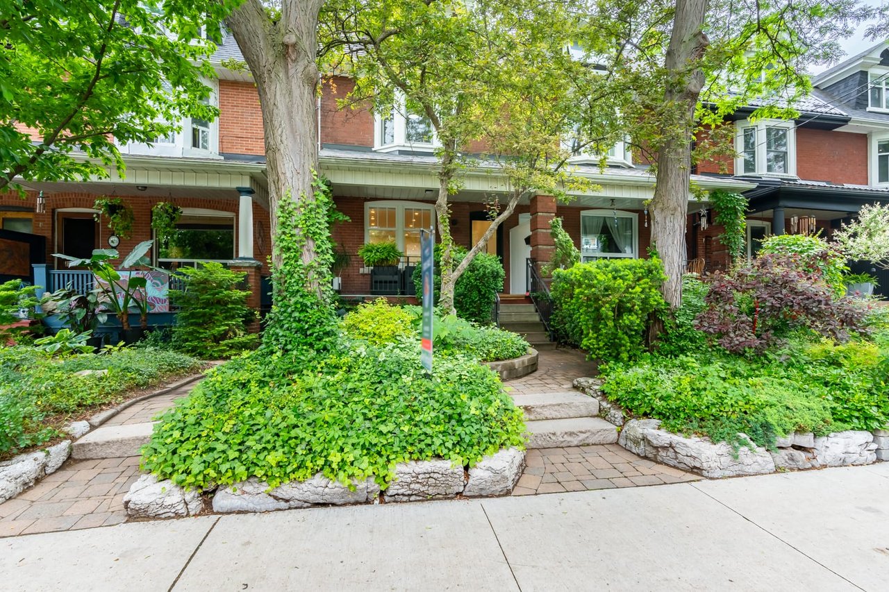 223 Indian Rd Cres