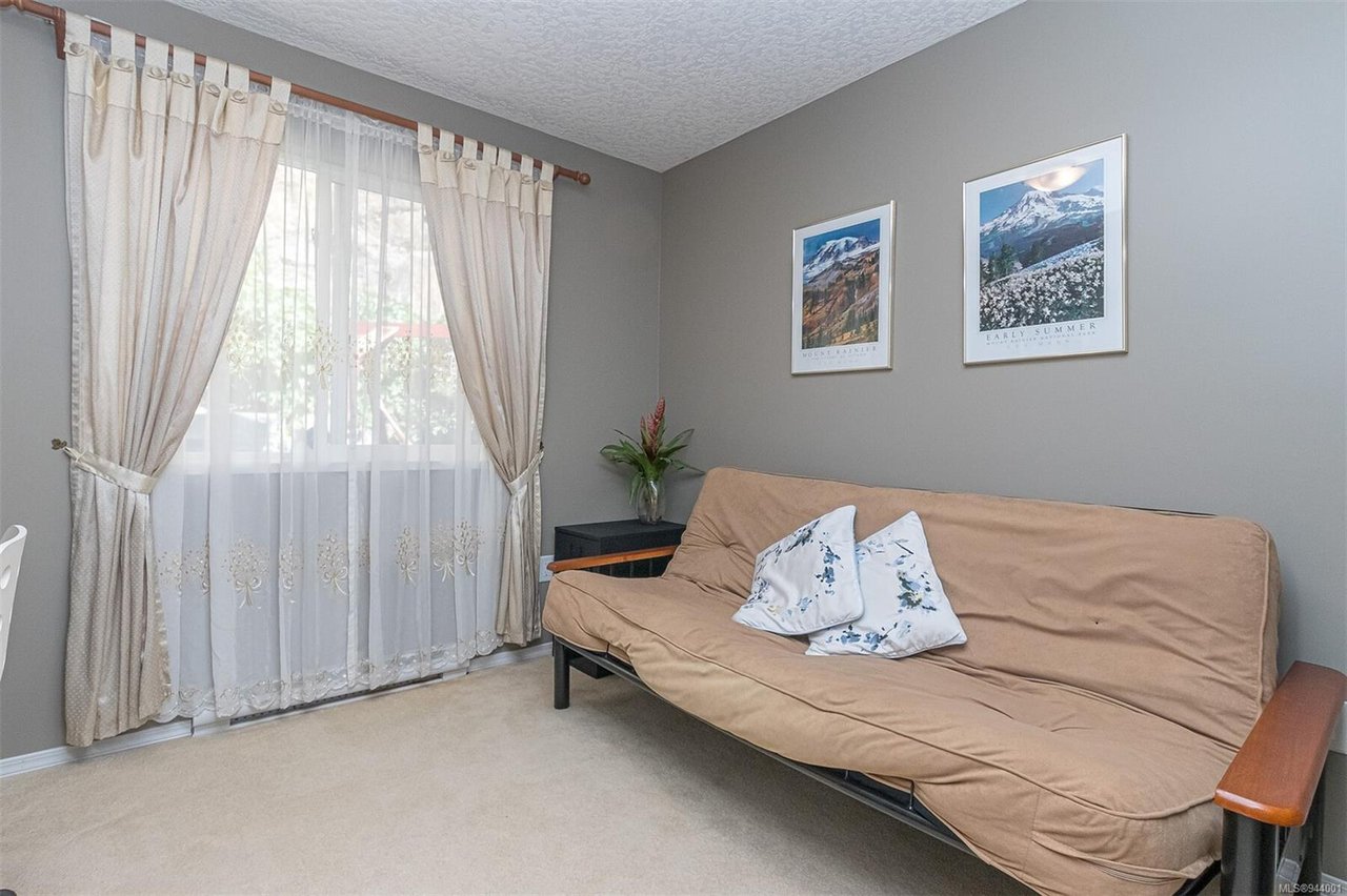 577 Kingsview Ridge