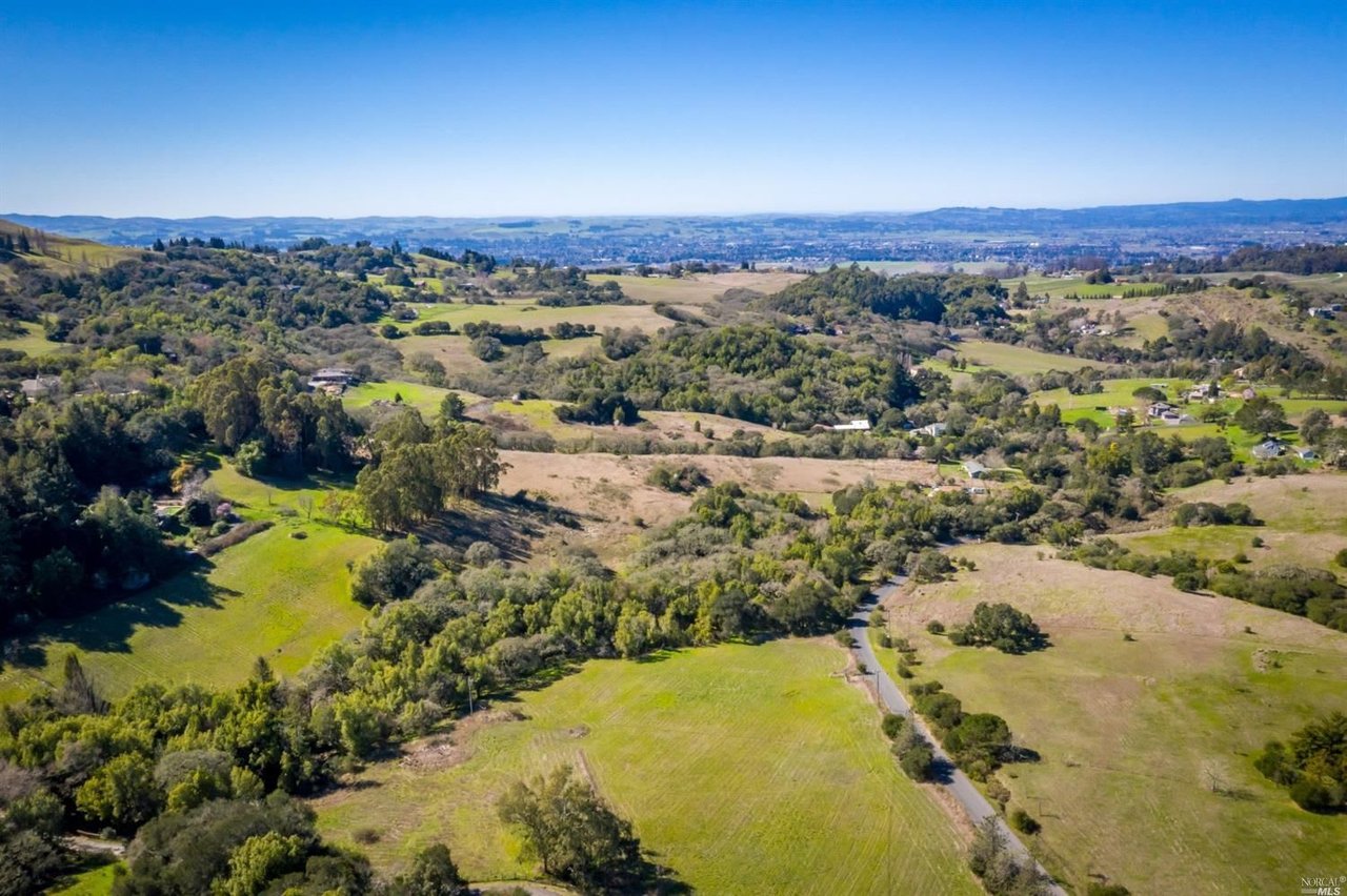 5289 Sonoma Mountain Rd