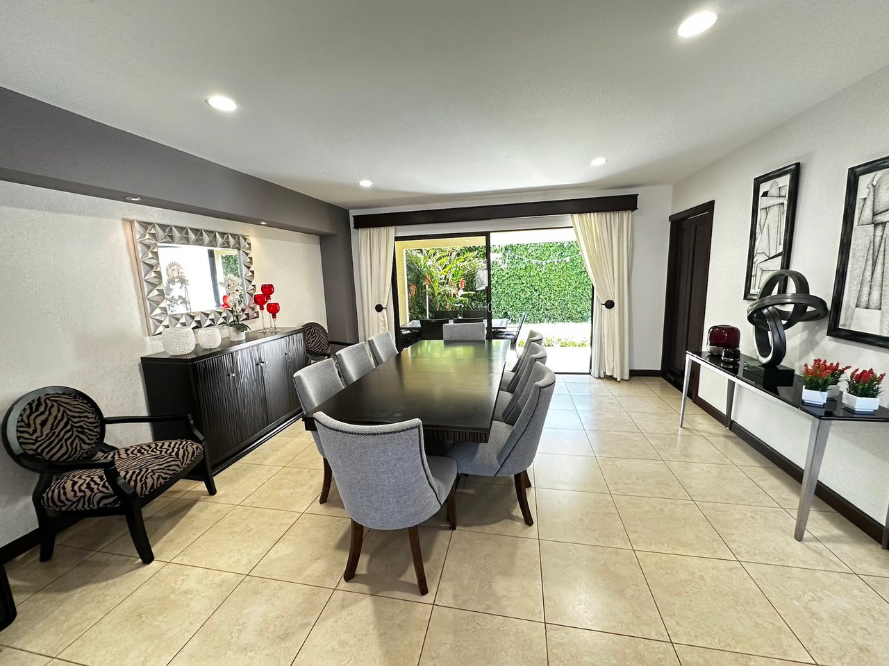 Contemporary Mountain View Home, Curridabat, San Jose