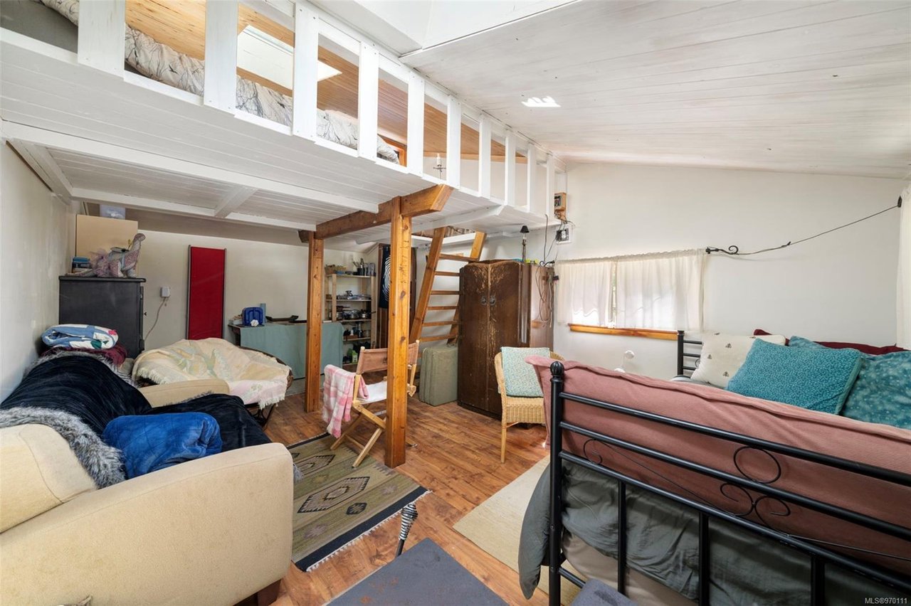 10226 South Shore Rd, Honeymoon Bay