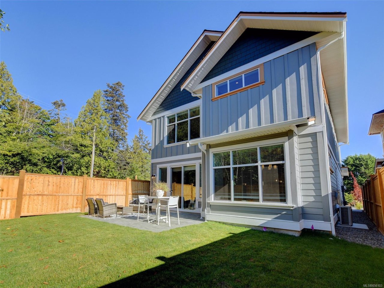 307 Seafield Rd