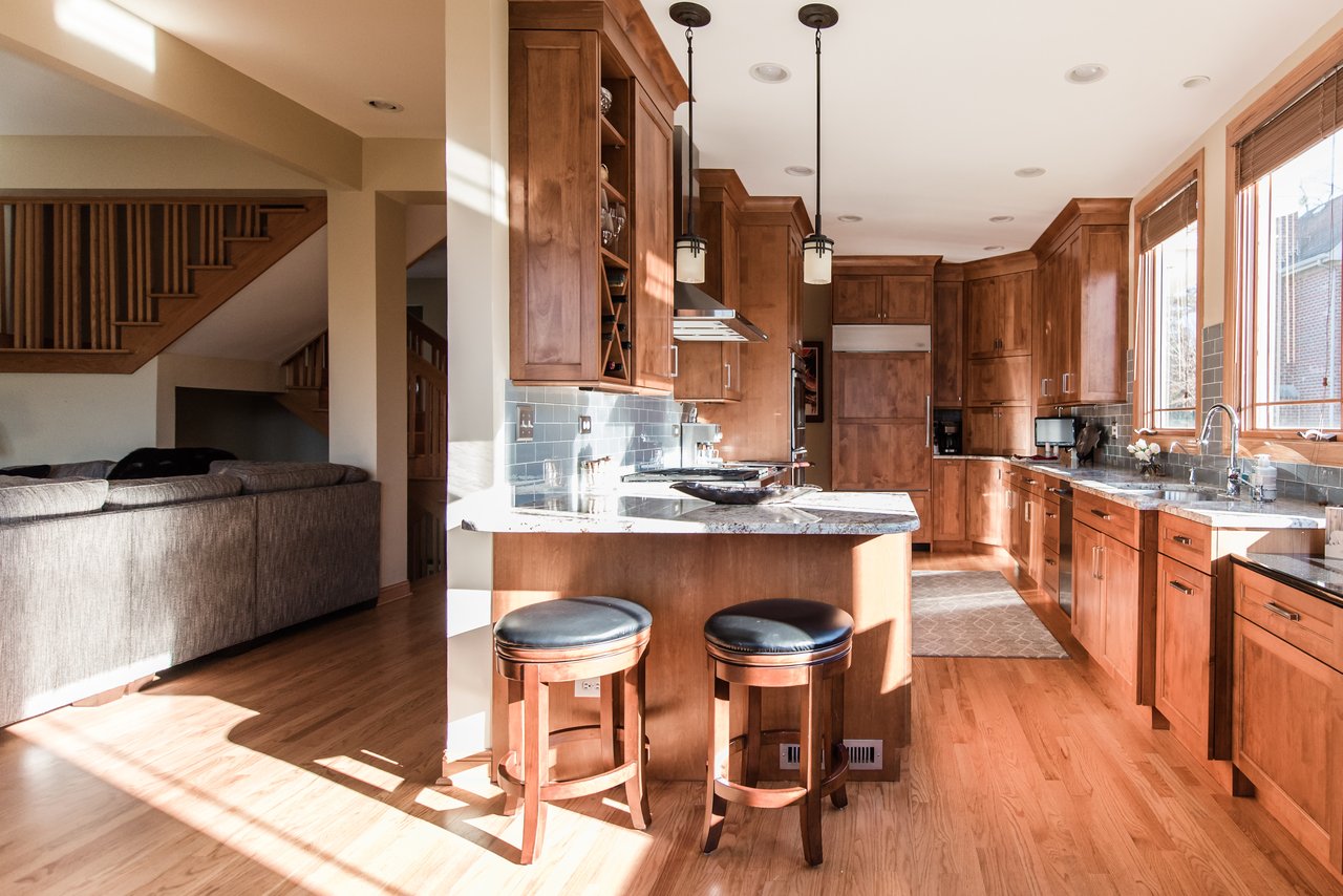 Effortless Combination Of Bright Open Space And Exceptional Craftsmanship