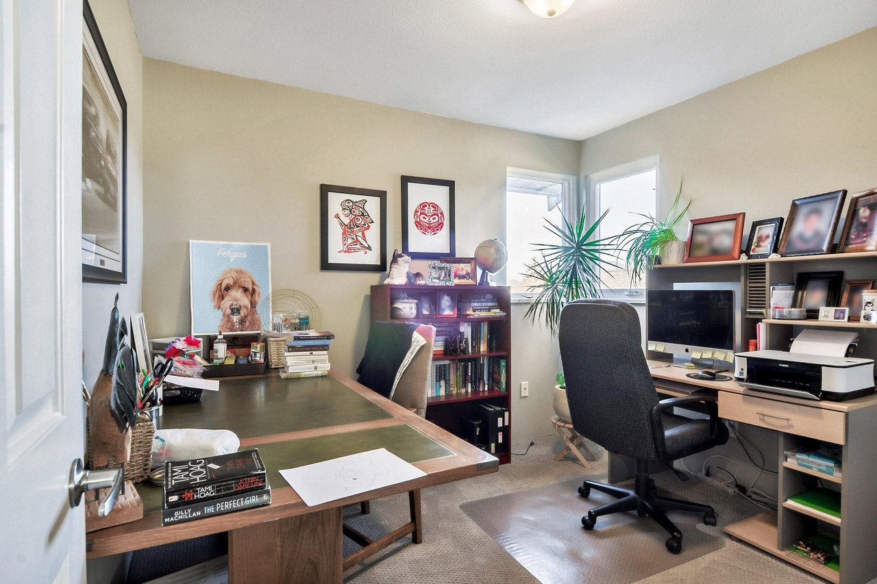 23003 Apple Grove