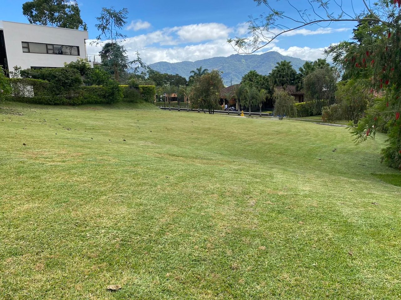 Flat Gated Mountain Lot, Curridabat, San Jose