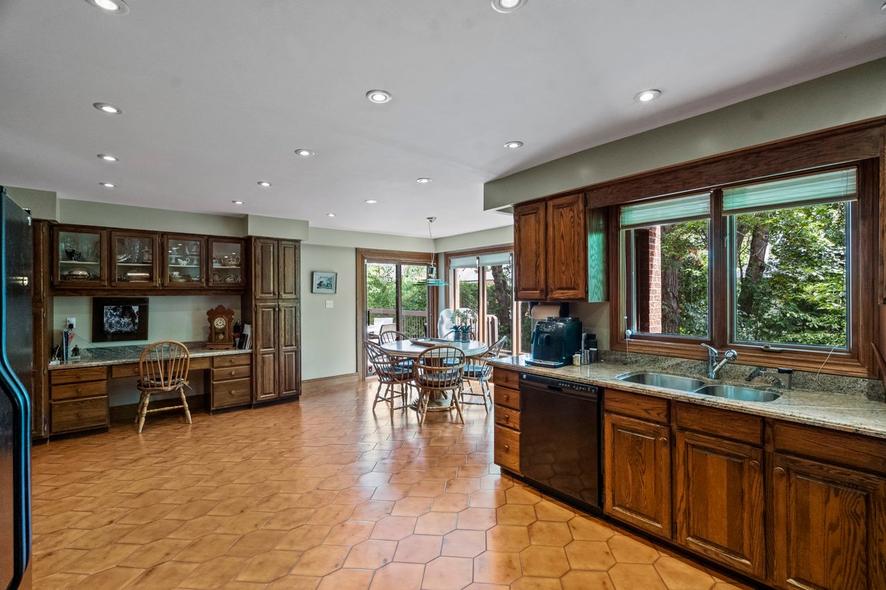 SOLD: Spacious and Superb Family Home