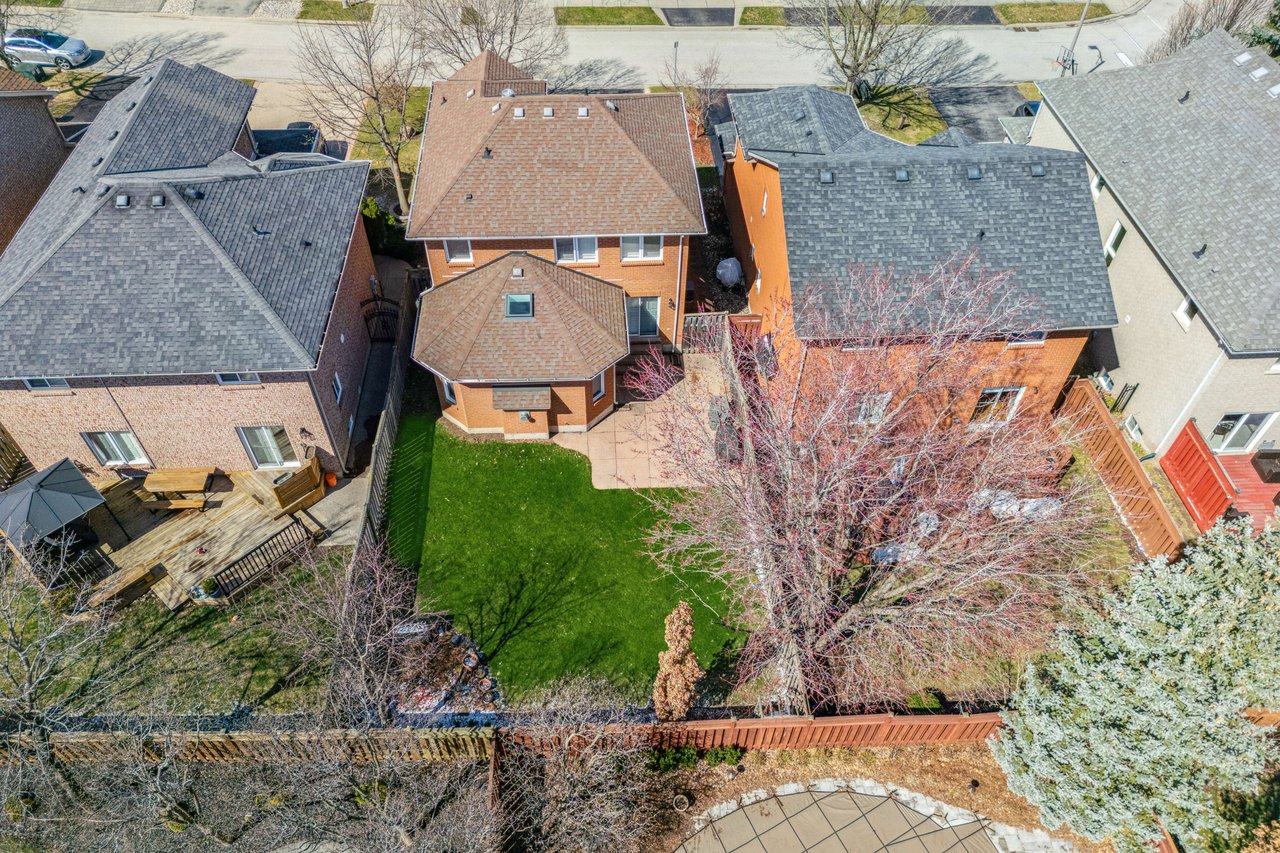 2092 Westmount Drive