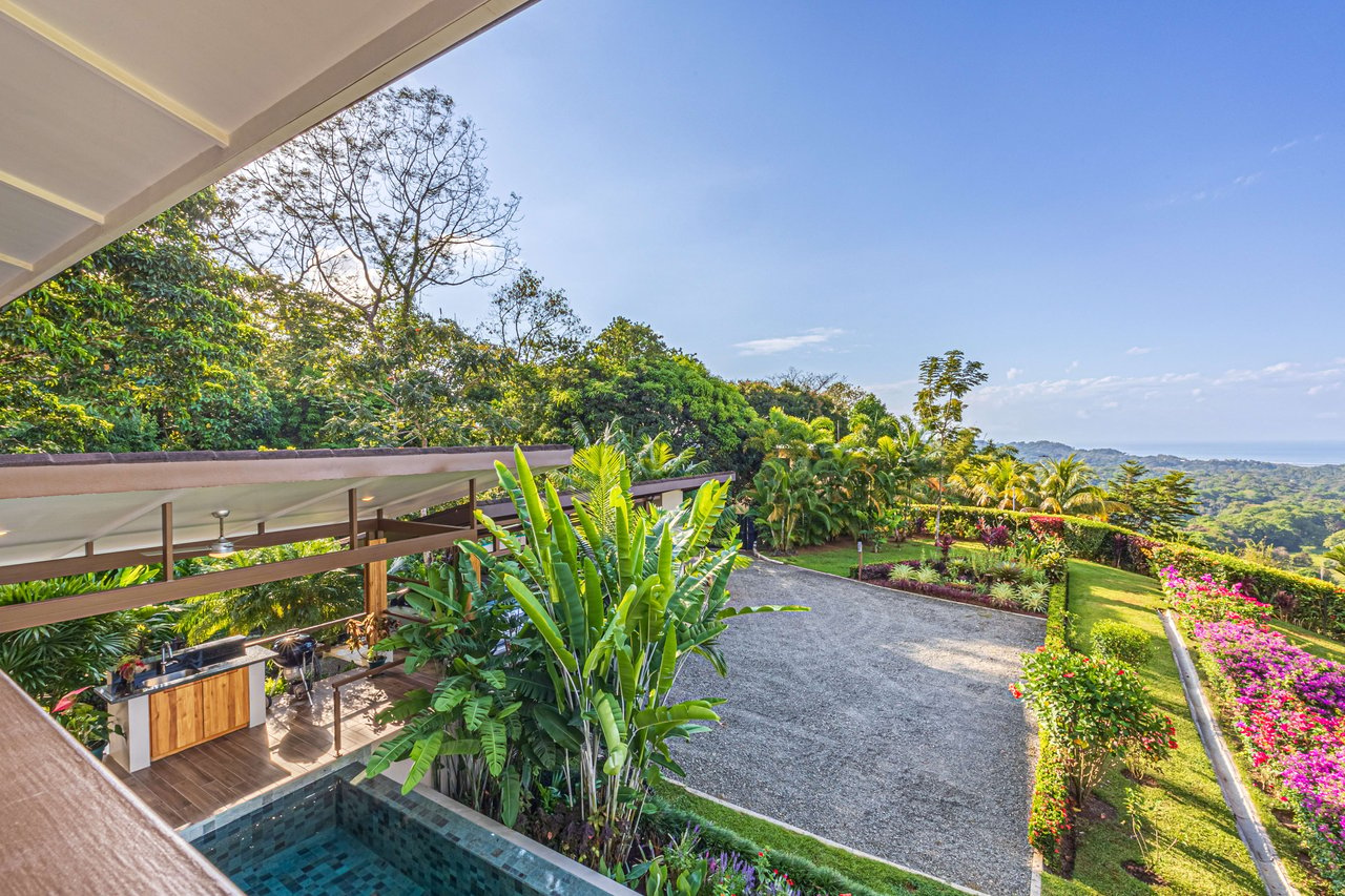 Jaw Dropping Sunset Views , With Easy Access, Private Casa Bella