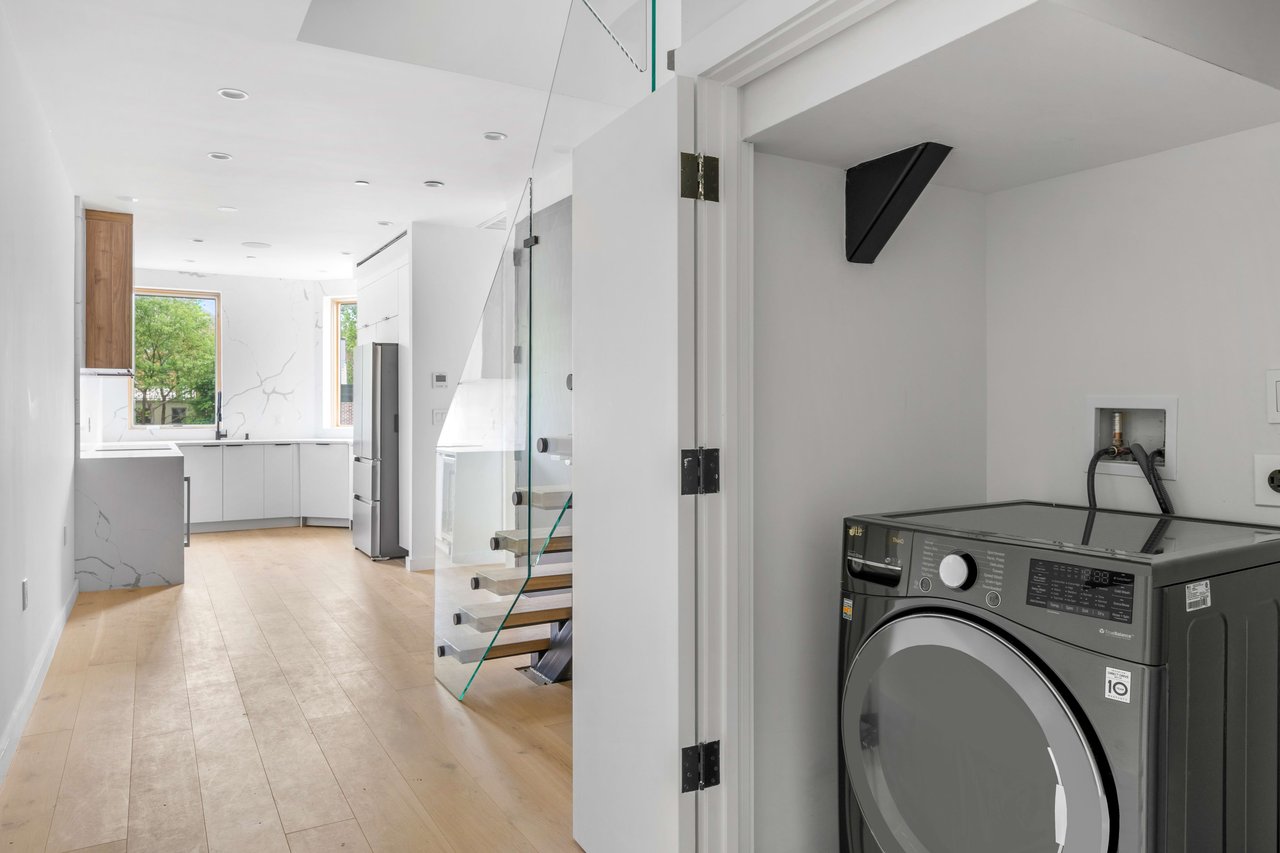 545 Lexington Ave, Unit 2