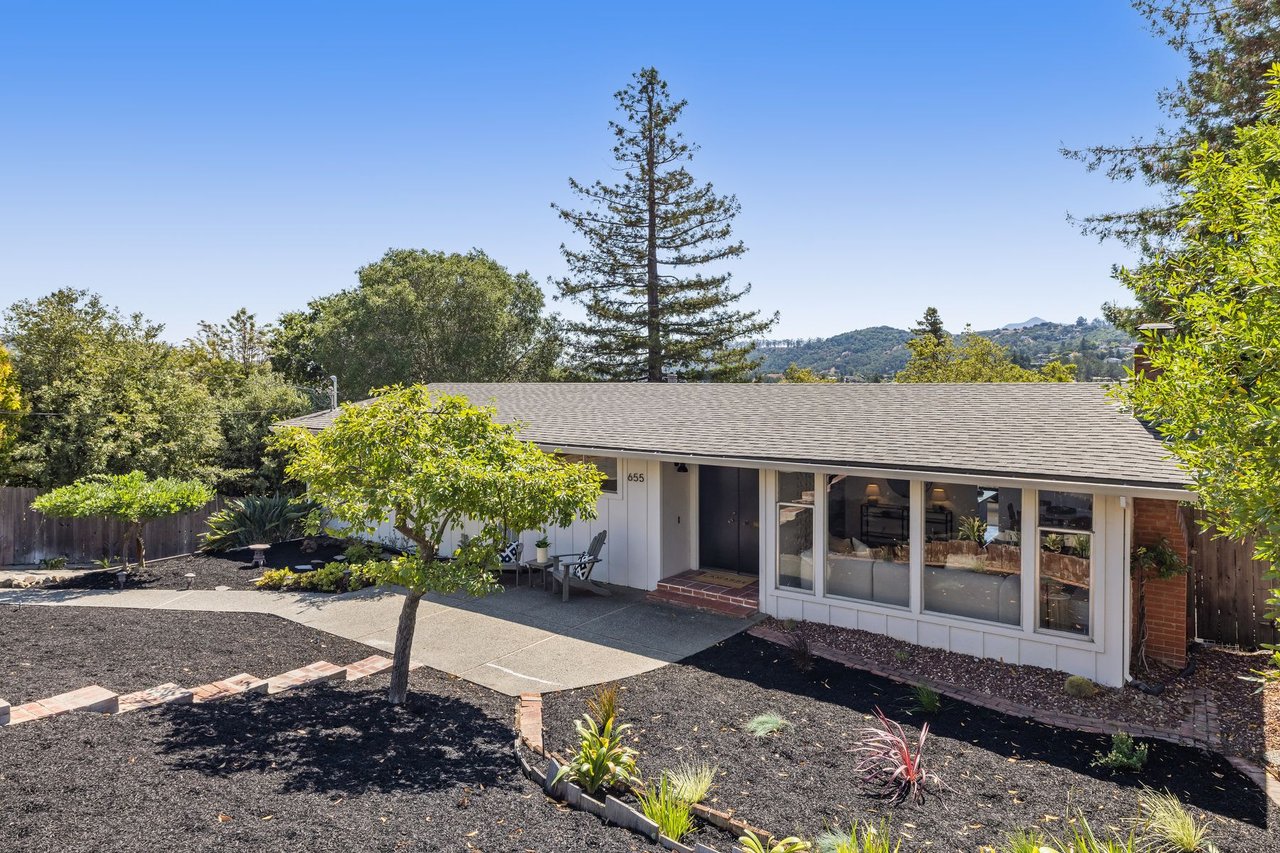 655 Knocknaboul Way