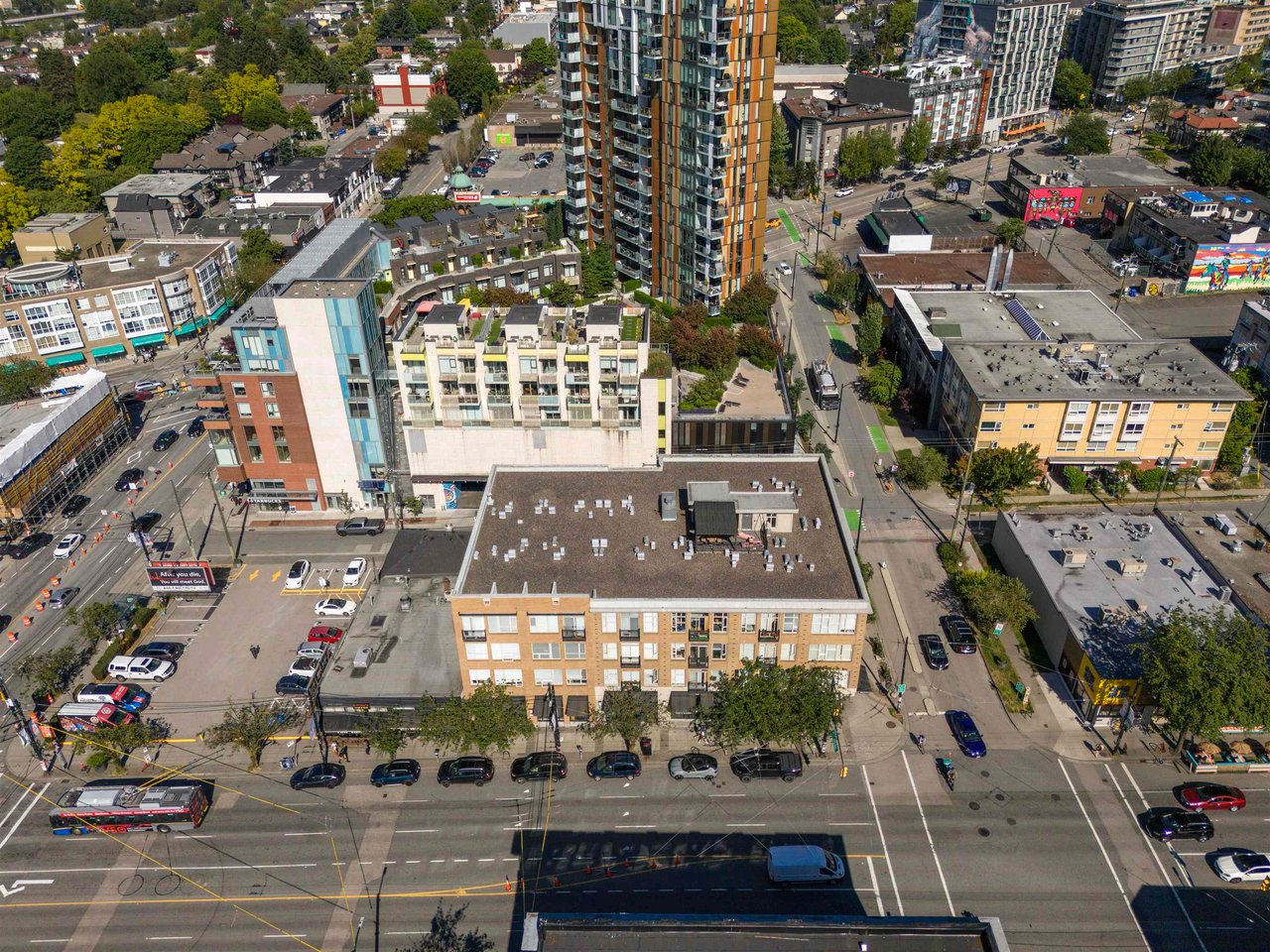 312-205 E 10th Ave