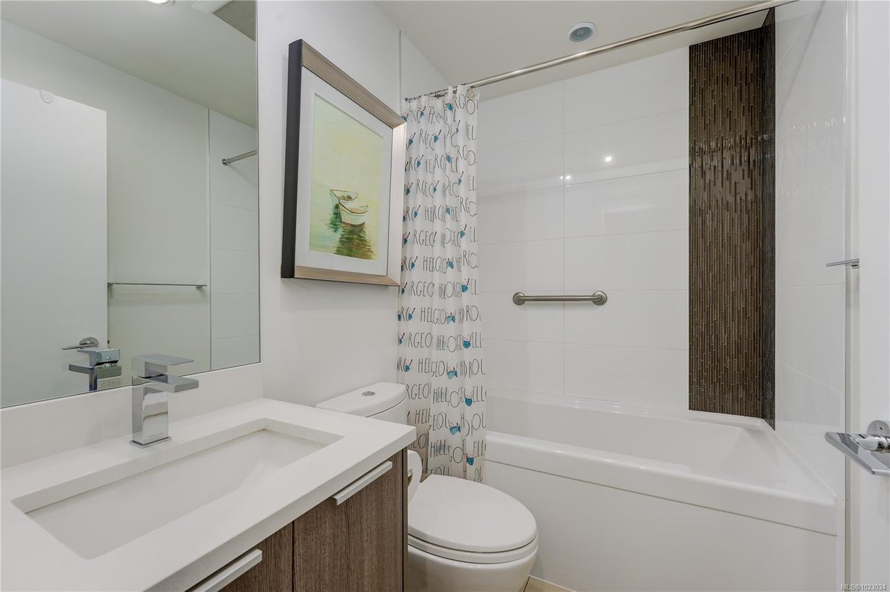 910-728 Yates St, Victoria