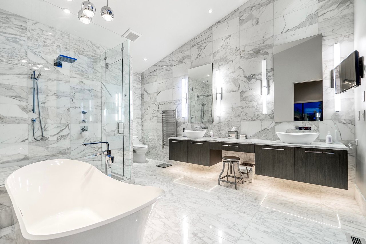 6255 St. Georges Cres
