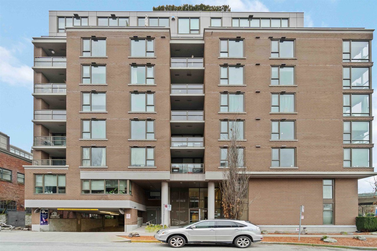 512-1919 Wylie St