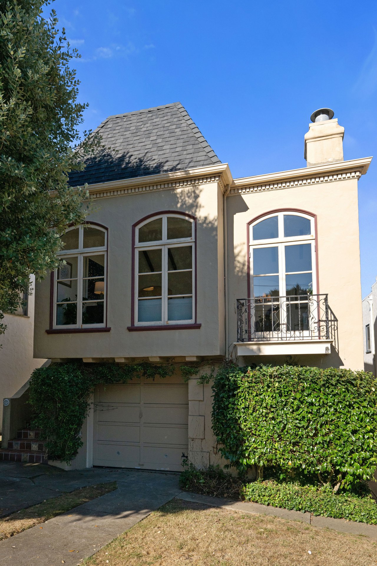 Classic Mediterranean in Forest Hill Extension