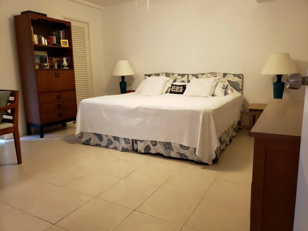 Spacious 2 bed Conchrest Condo