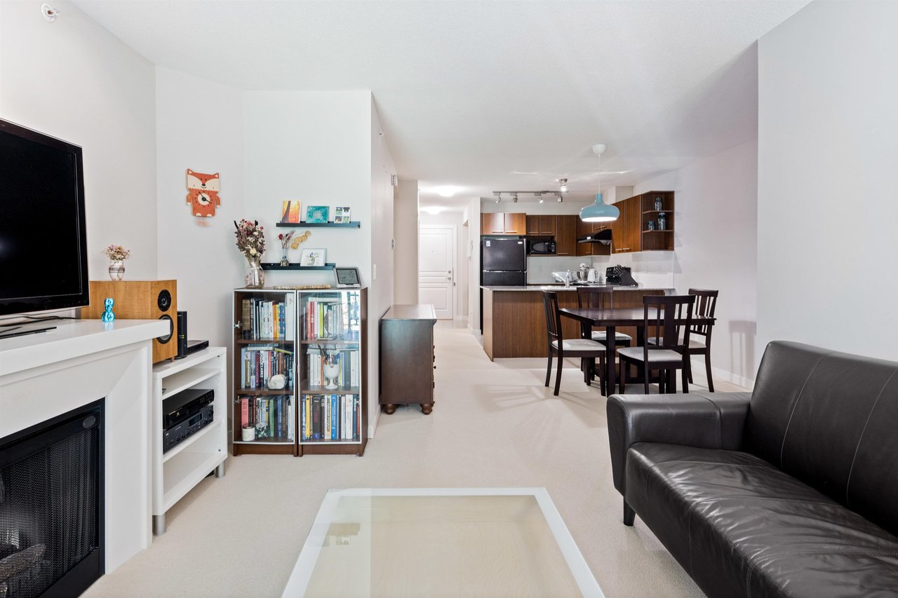 403-4833 Brentwood Dr