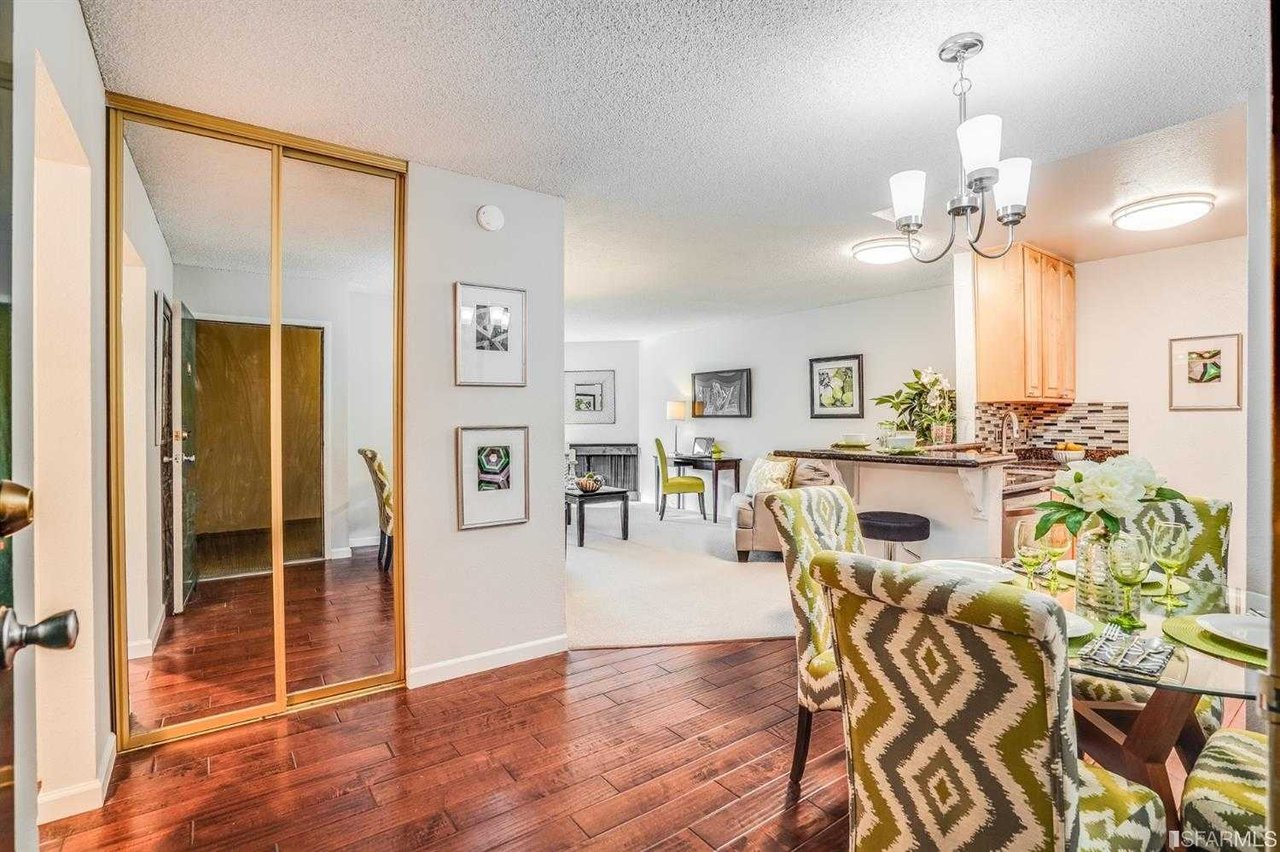 361 Half Moon Ln Unit 201