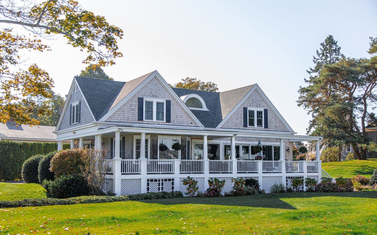 Real Estate On The Sandbar & Golf In The Sandtrap