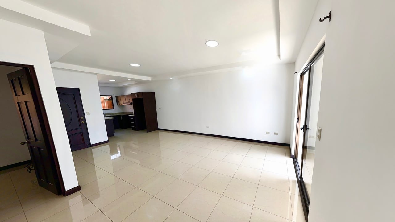 Remodeled Gated Mountain Home, Heredia