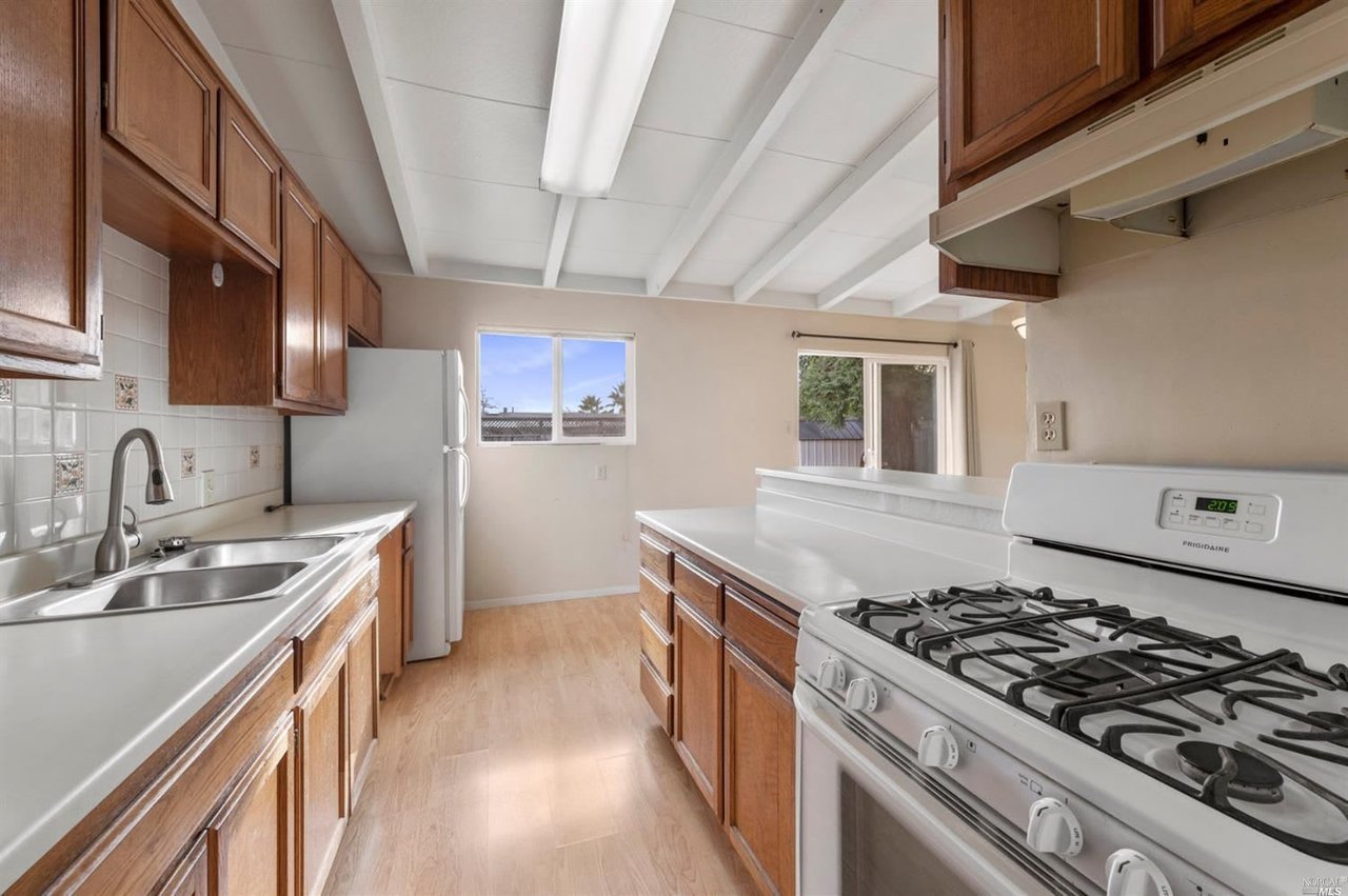 381 Arroyo Way