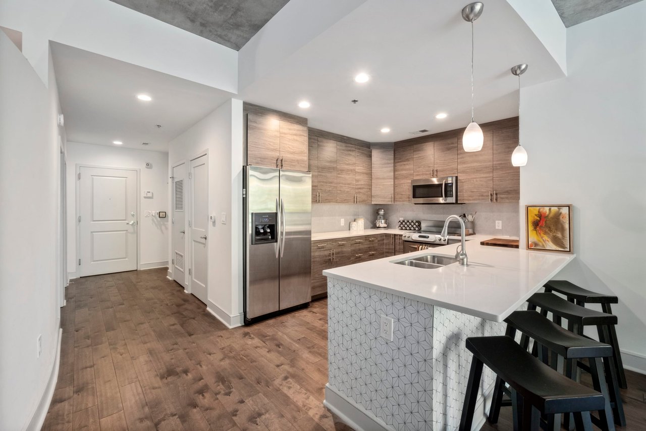 950 W Peachtree Street NW Unit: 701