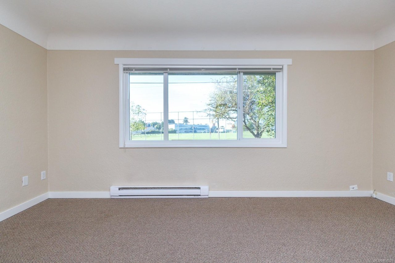 872 Old Esquimalt Rd