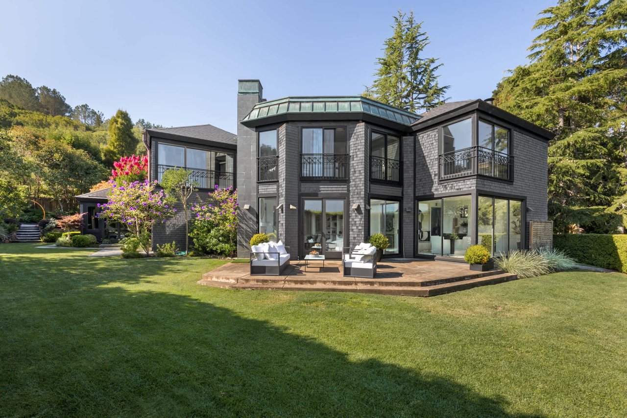 Sweeping Bay Views in Seafirth Estates