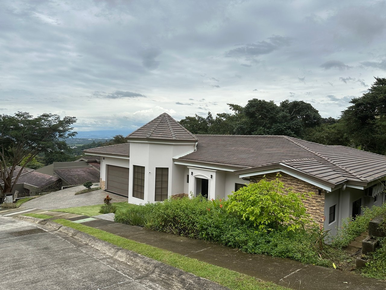 Single Level Gated Home, Ciudad Colon, San Jose