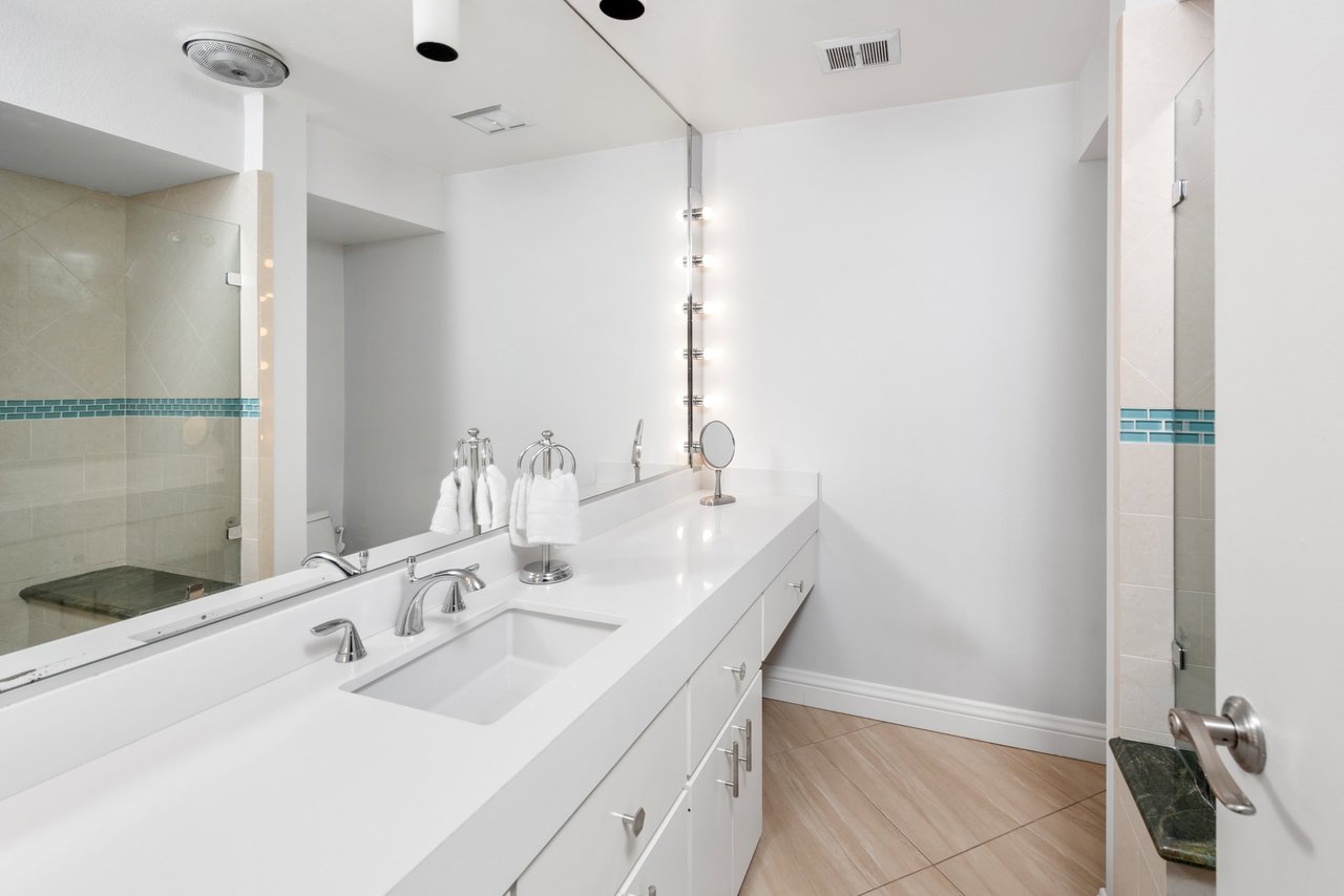 117 S Doheny Dr #309