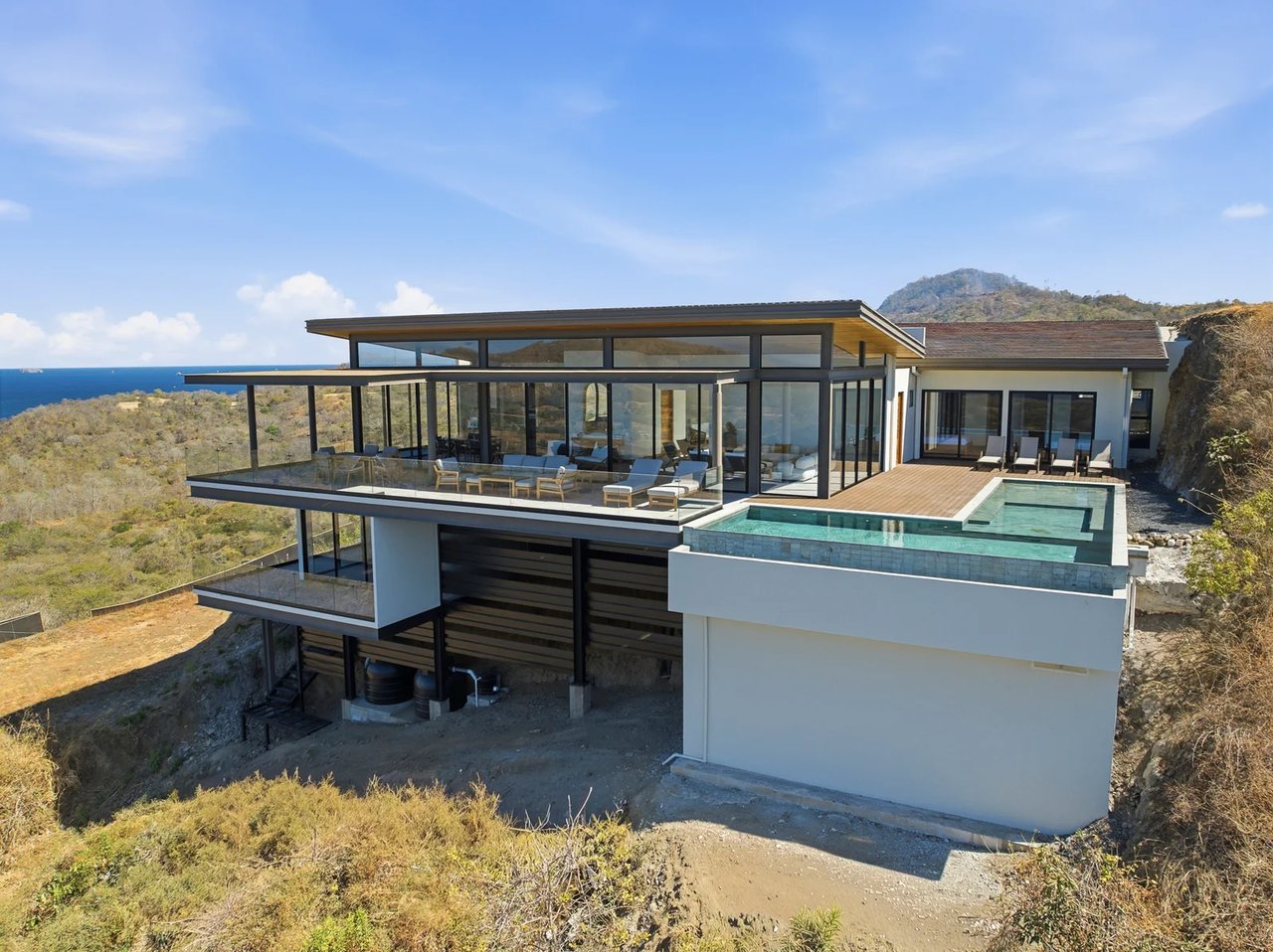 Luxury Infinity Pool Villa, Tamarindo, Guanacaste