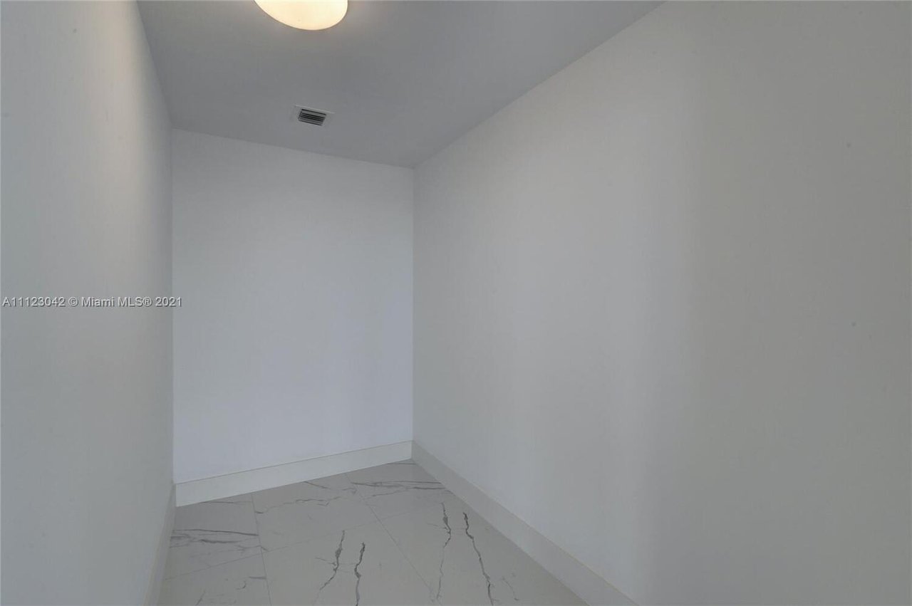 9521 E Bay Harbor Dr, #LP801