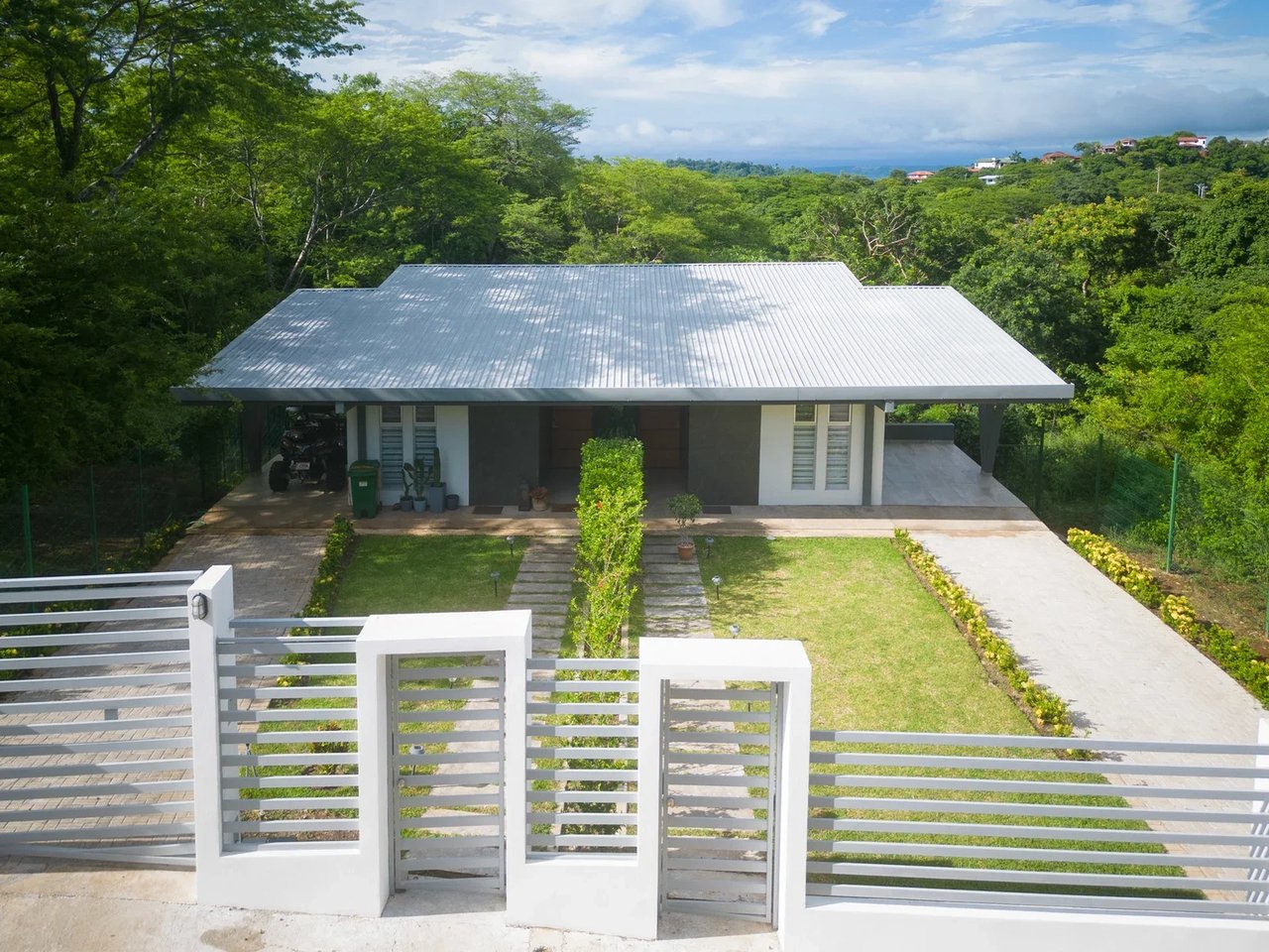 Valley view Duplex in Altos del Cacique