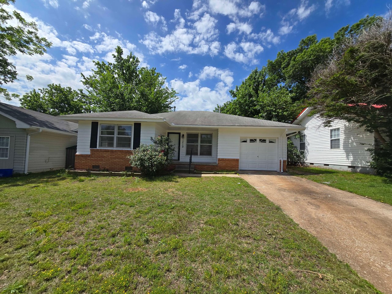 1219 Rose Dr